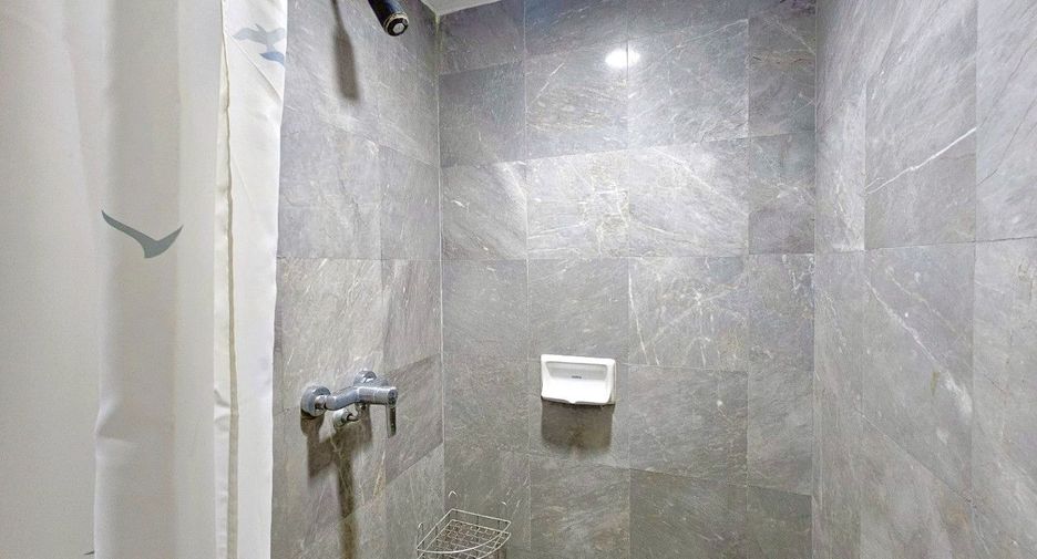 For rent 3 bedrooms condo in Sathon, Bangkok