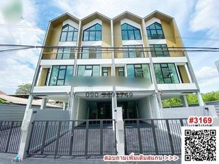 For rent 3 bedrooms office in Bang Na, Bangkok