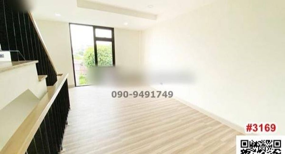 For rent 3 bedrooms office in Bang Na, Bangkok