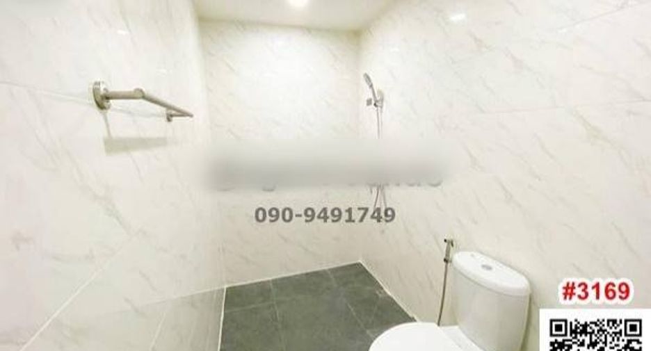 For rent 3 bedrooms office in Bang Na, Bangkok