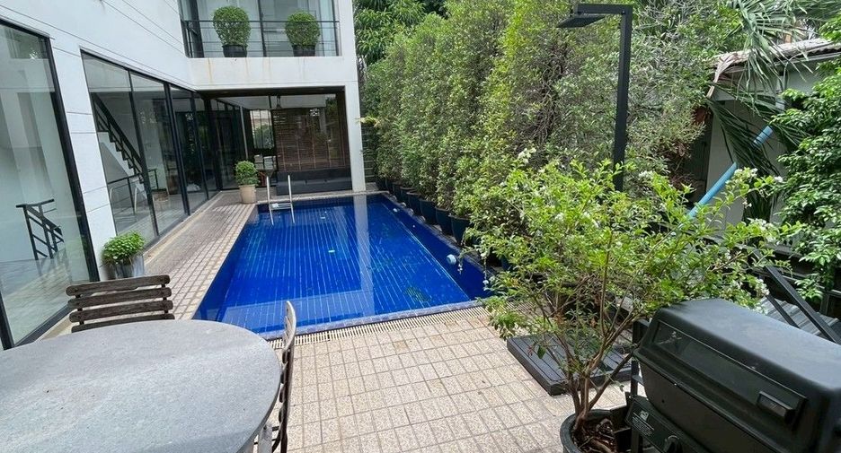 出租 4 卧室 联排别墅 在 Phaya Thai, 曼谷