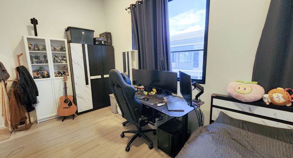 For sale 2 bedrooms townhouse in Phra Samut Chedi, Samut Prakan