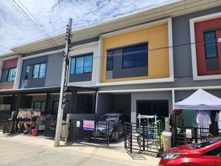 For sale 2 bed townhouse in Phra Samut Chedi, Samut Prakan