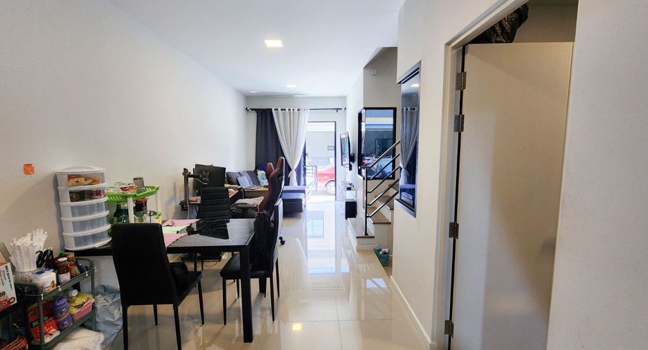 For sale 2 bedrooms townhouse in Phra Samut Chedi, Samut Prakan