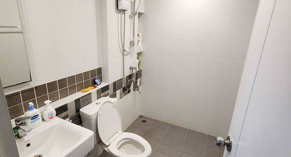 For sale 2 bedrooms townhouse in Phra Samut Chedi, Samut Prakan