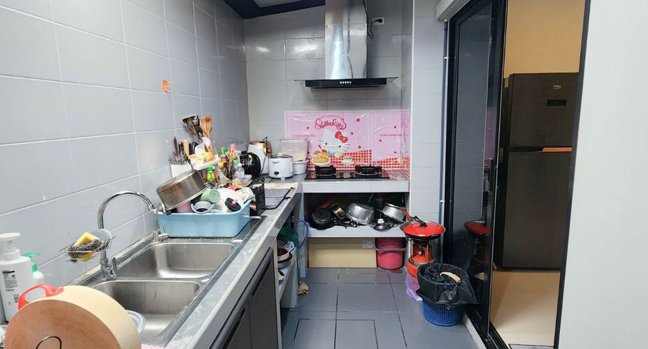 For sale 2 bedrooms townhouse in Phra Samut Chedi, Samut Prakan