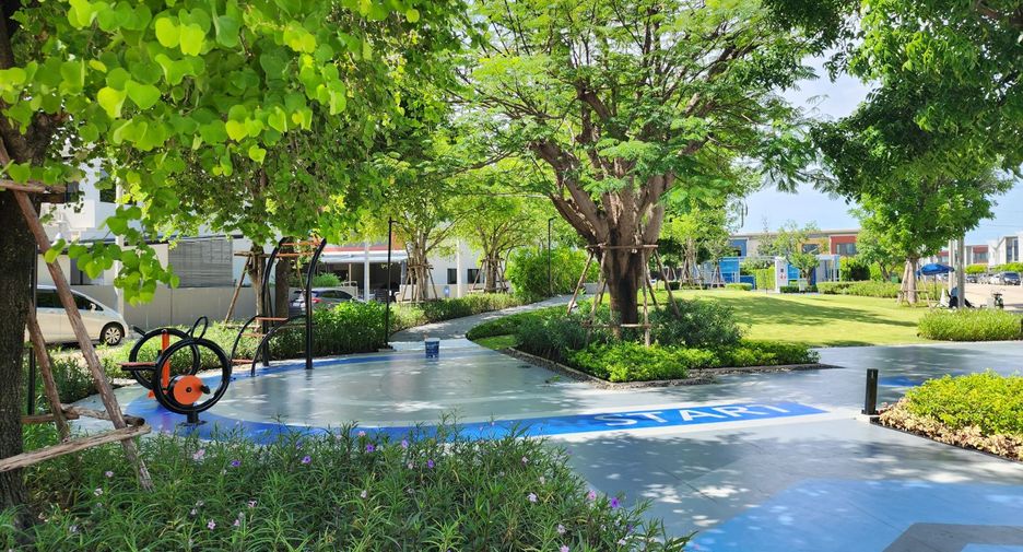 For sale 2 bedrooms townhouse in Phra Samut Chedi, Samut Prakan