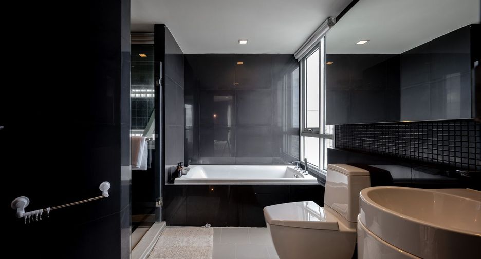 For sale 3 bedrooms condo in Sathon, Bangkok