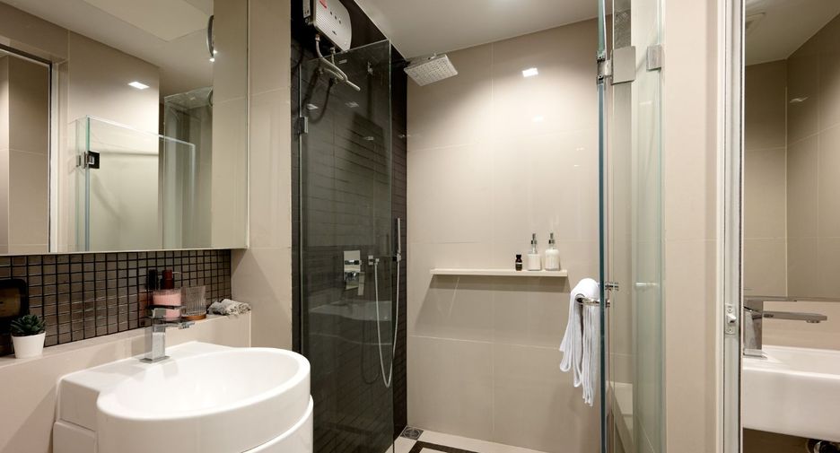 For sale 3 bedrooms condo in Sathon, Bangkok