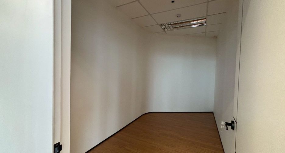 Local comercial en alquiler en Huai Khwang, Bangkok