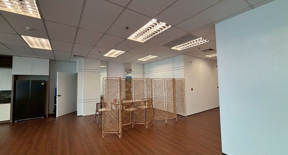 Local comercial en alquiler en Huai Khwang, Bangkok