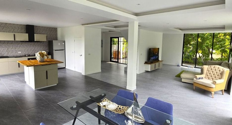 For rent 4 bedrooms house in Mueang Krabi, Krabi
