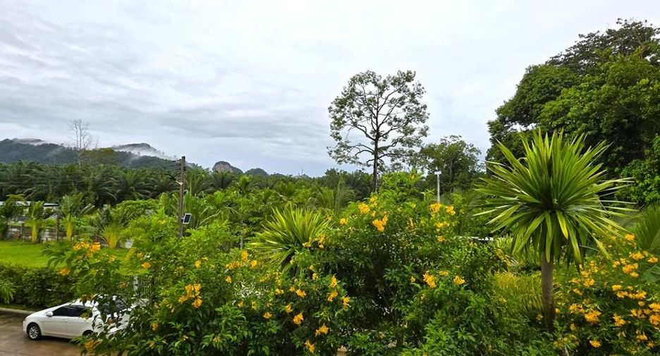 For rent 4 bedrooms house in Mueang Krabi, Krabi
