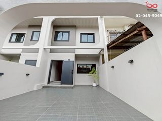 For sale 2 bed townhouse in Khlong Toei, Bangkok