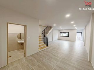 For sale 2 bed townhouse in Khlong Toei, Bangkok