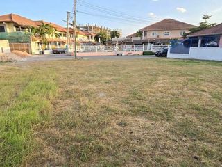 出售 土地 在 Bang Lamung, Chon Buri