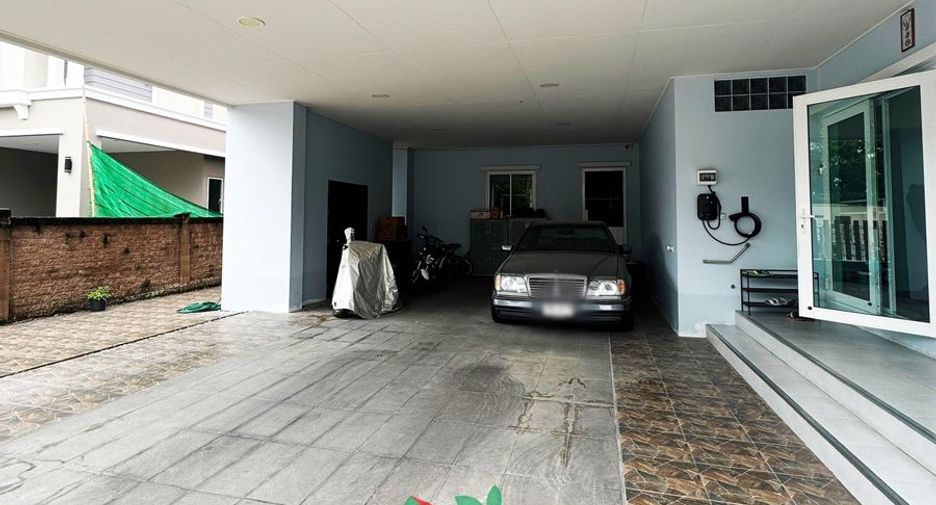 Casa en venta de 6 habitaciones en Bang Khae, Bangkok