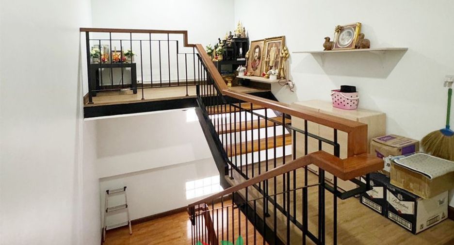 Casa en venta de 6 habitaciones en Bang Khae, Bangkok