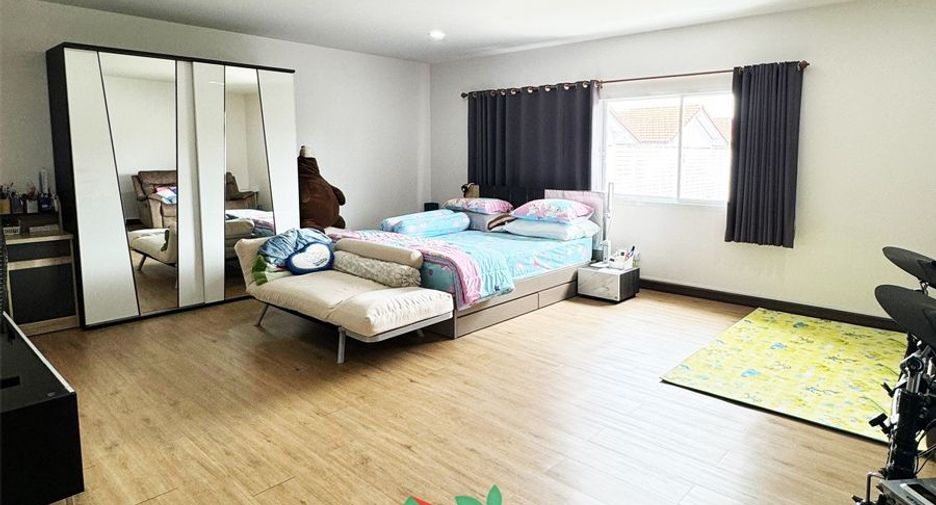 Casa en venta de 6 habitaciones en Bang Khae, Bangkok