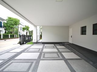 Casa en alquiler y en venta de 5 habitaciones en Bang Phli, Samut Prakan
