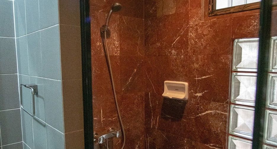 For rent 3 ベッドルーム apartment in Khlong Toei, Bangkok
