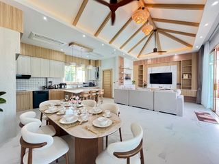 Продажа 3 спальни вилла в Муанг Краби, Краби