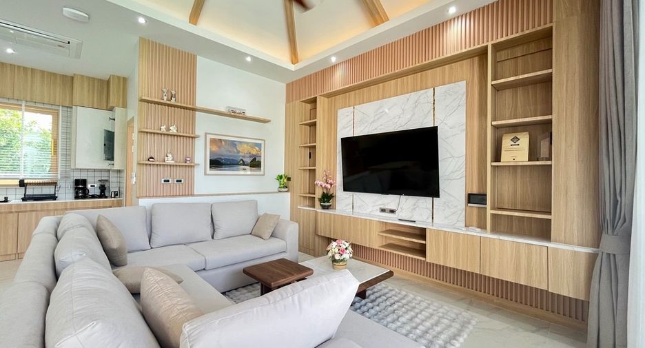 For sale 3 bedrooms villa in Mueang Krabi, Krabi