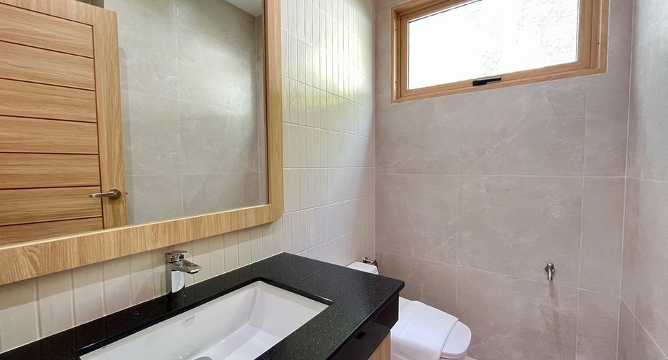For sale 3 bedrooms villa in Mueang Krabi, Krabi