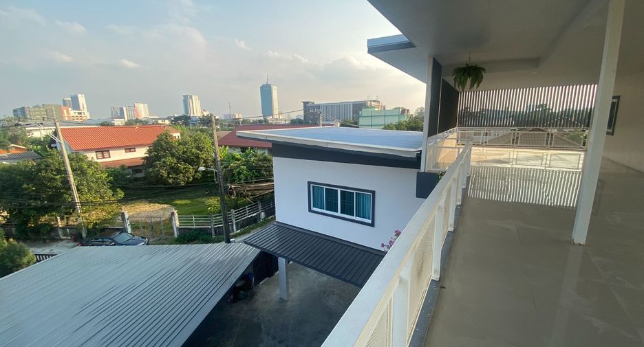 For sale 12 bed house in Pak Kret, Nonthaburi