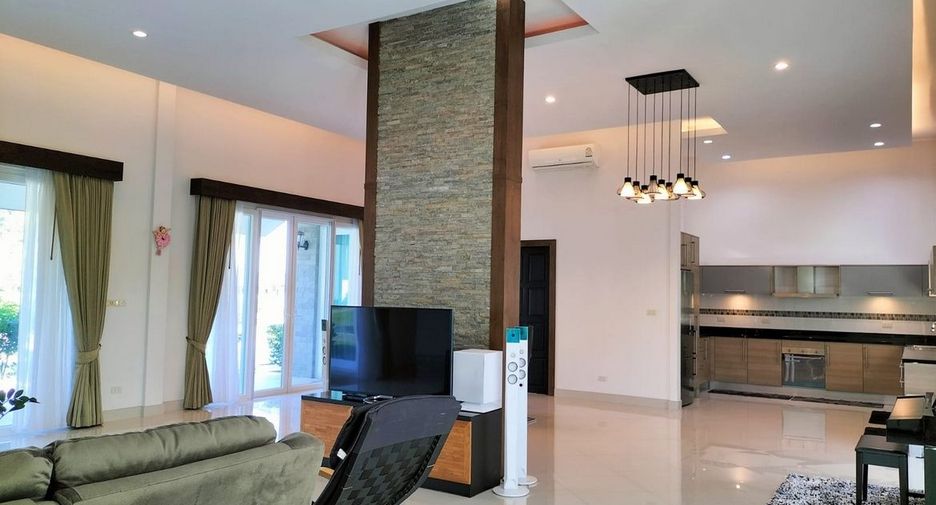 Haus zum Kauf mit 4 Zimmer in Bang Lamung, Chonburi