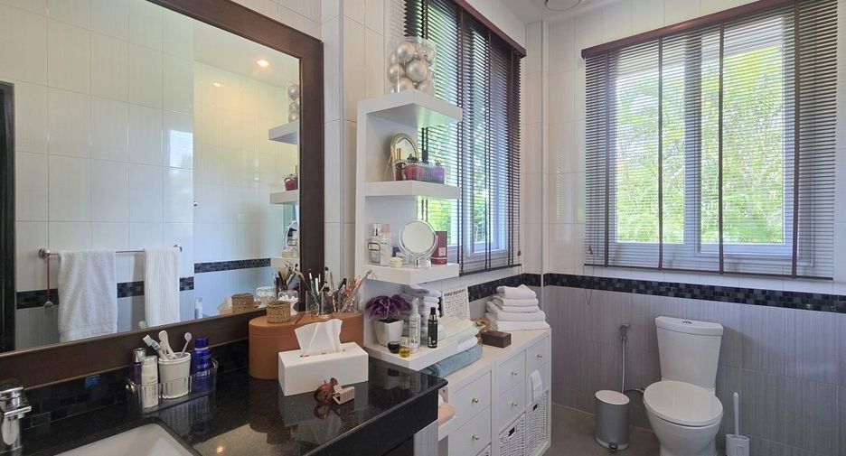 Haus zum Kauf mit 4 Zimmer in Bang Lamung, Chonburi