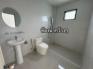 For sale 5 bed townhouse in Krathum Baen, Samut Sakhon
