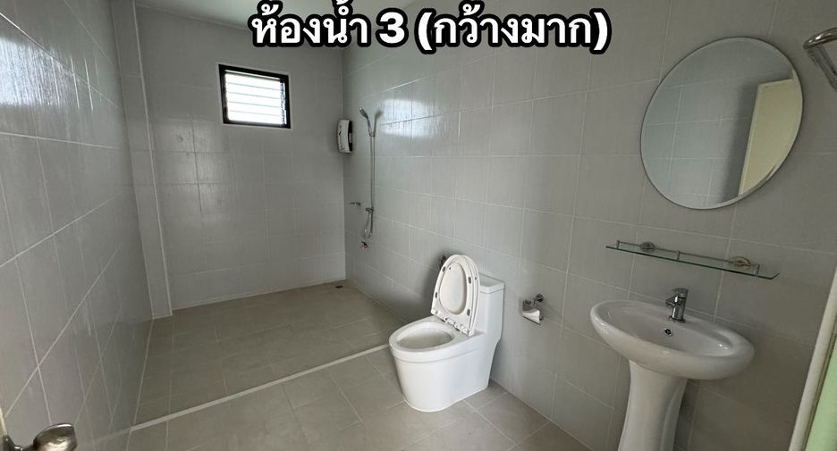 For sale 5 bedrooms townhouse in Krathum Baen, Samut Sakhon