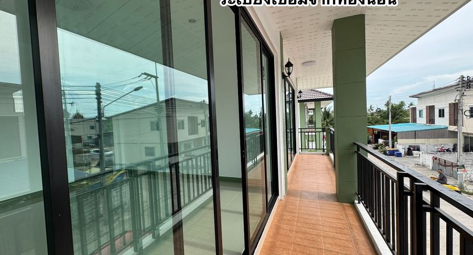 For sale 5 bedrooms townhouse in Krathum Baen, Samut Sakhon