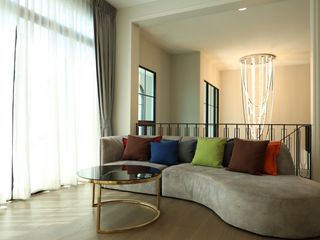 Haus zur Miete und zum Kauf mit 5 Zimmer in Saphan Sung, Bangkok