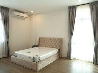 Haus zur Miete und zum Kauf mit 5 Zimmer in Saphan Sung, Bangkok