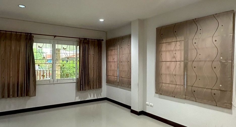 For sale 3 bedrooms house in Lam Luk Ka, Pathum Thani