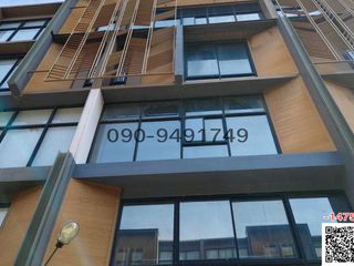 For sale 6 bedrooms retail Space in Phra Khanong, Bangkok