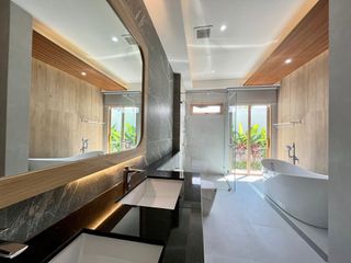 For sale 3 bedrooms villa in Mueang Krabi, Krabi