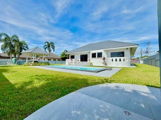 For sale 3 ベッドルーム villa in Huay Yai, Pattaya