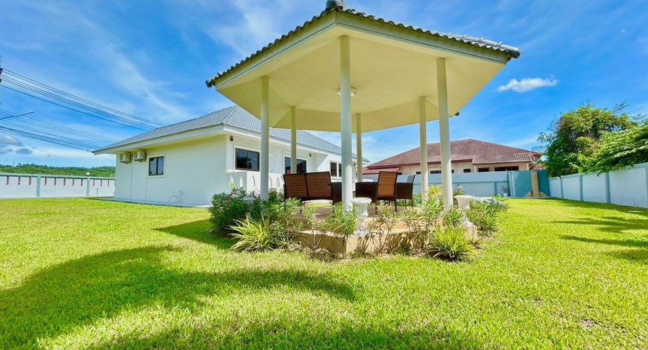For sale 3 ベッドルーム villa in Sattahip, Chonburi