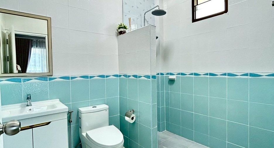For sale 3 ベッドルーム villa in Sattahip, Chonburi