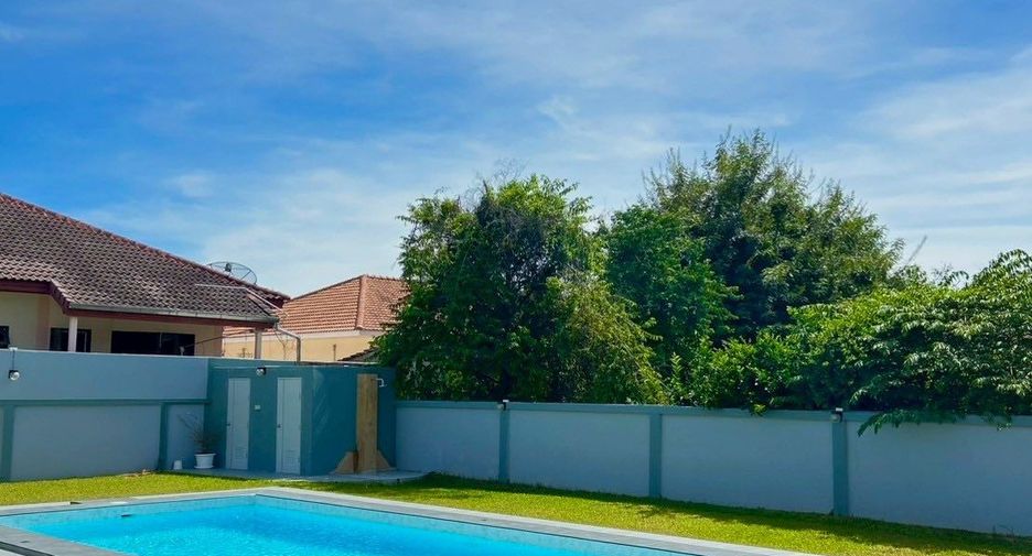 For sale 3 ベッドルーム villa in Sattahip, Chonburi