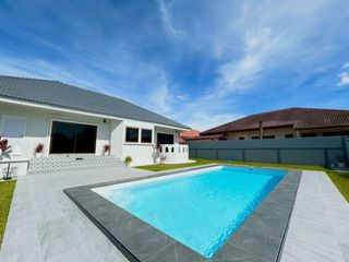 For sale 3 ベッドルーム villa in Huay Yai, Pattaya