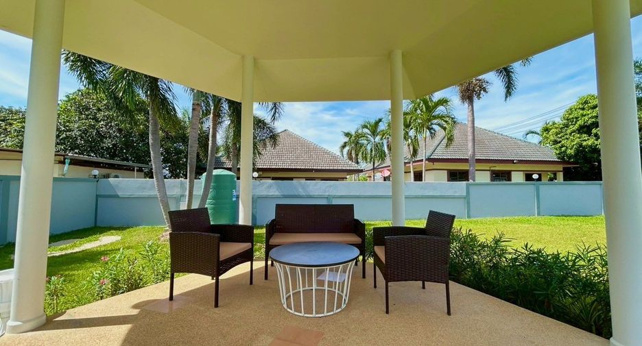For sale 3 ベッドルーム villa in Sattahip, Chonburi