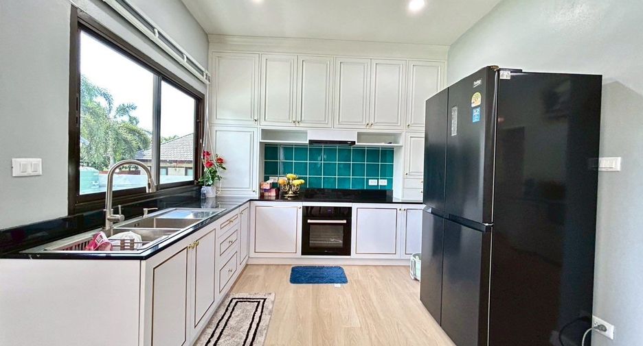 For sale 3 ベッドルーム villa in Sattahip, Chonburi