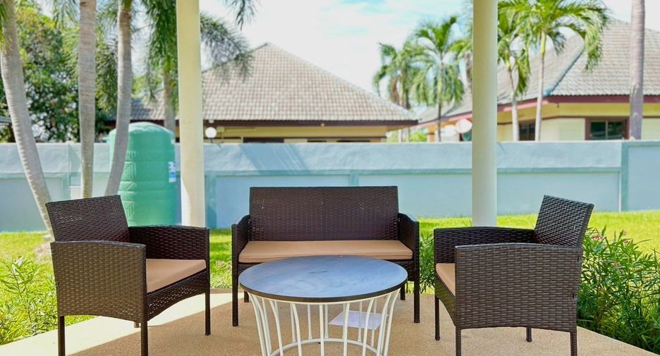 For sale 3 ベッドルーム villa in Sattahip, Chonburi