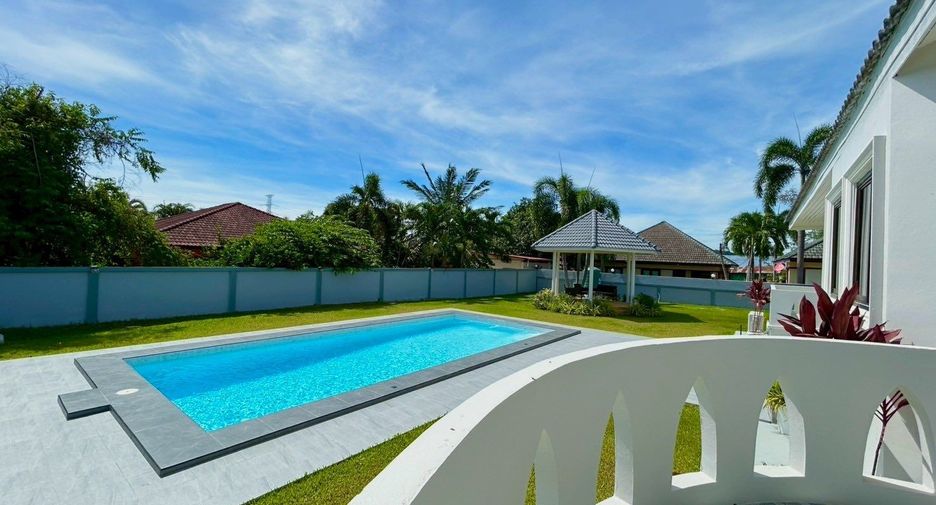 For sale 3 ベッドルーム villa in Sattahip, Chonburi