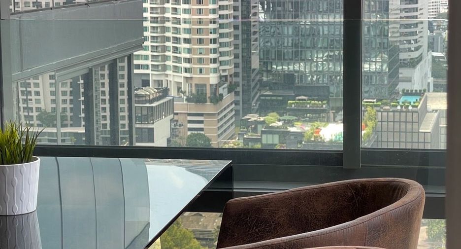 À louer et à vendre 2 chambres condo à Bang Rak, Bangkok