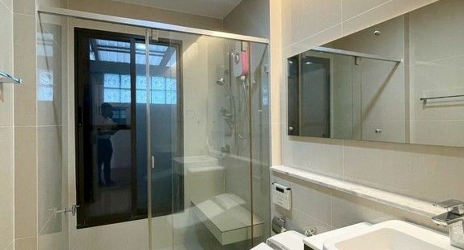 For rent 4 bedrooms house in Prawet, Bangkok